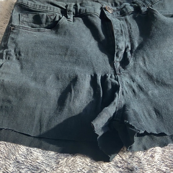 BDG Twig High Rise Raw Hem Black Shorts Highwaist - Picture 2 of 9